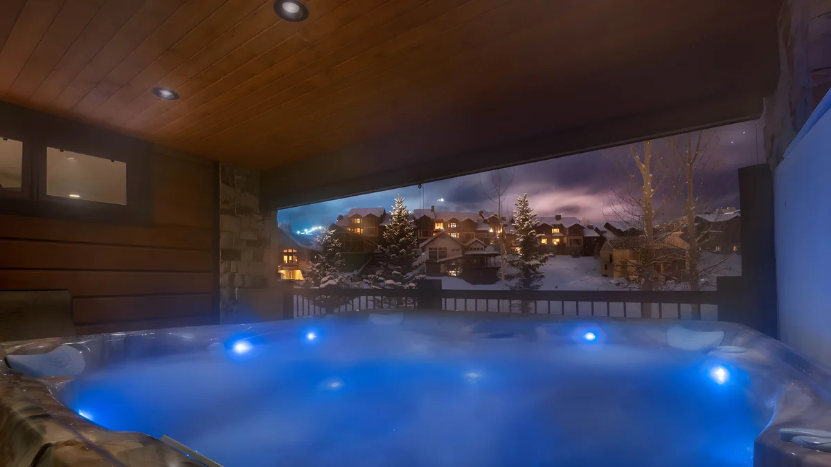 Wander Steamboat Mountain Lodge