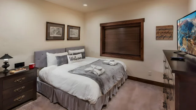 Bedroom 3 image 1