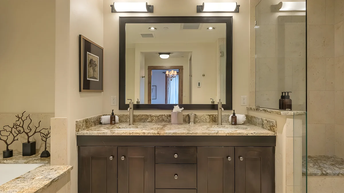 Bathroom 2 image 1