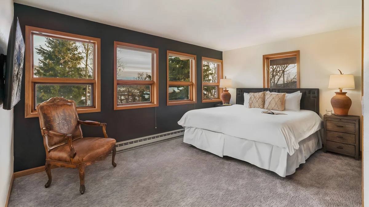 Bedroom 1 image 1