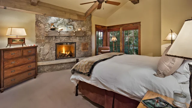 Bedroom 1 image 1