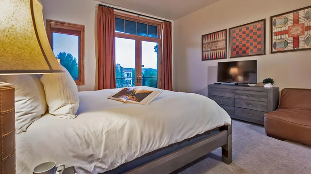 Bedroom 3 image 1