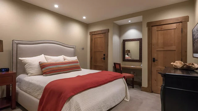 Bedroom 3 image 1