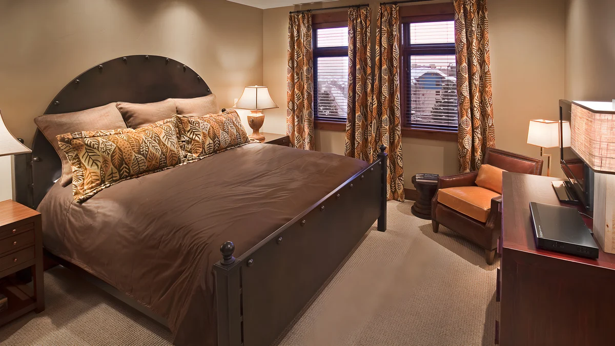 Bedroom 1 image 1