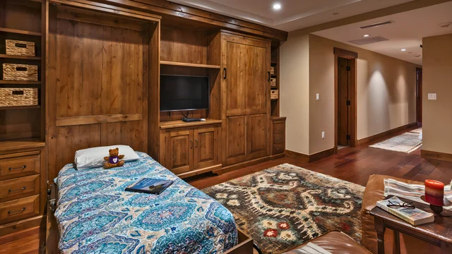 Bedroom 1 image 1