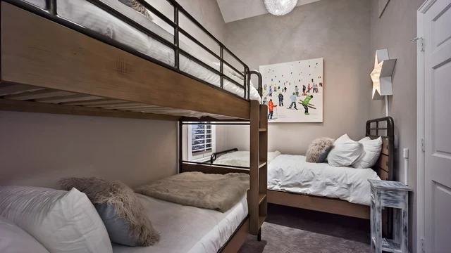 Bedroom 4 image 1