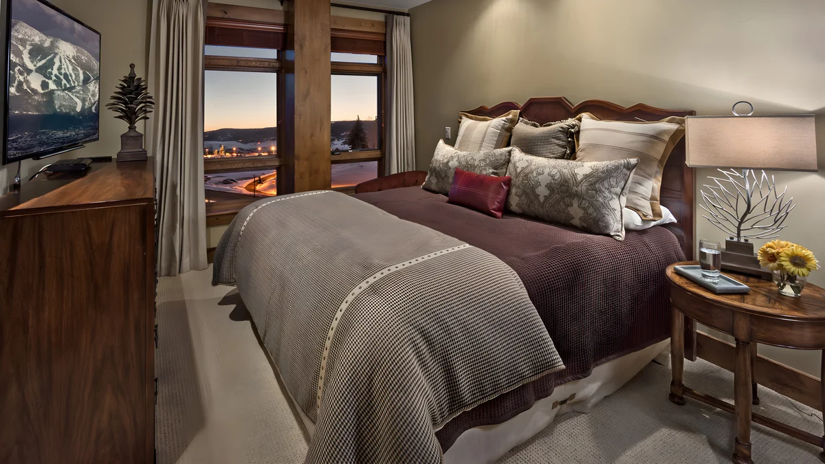 Bedroom 1 image 1