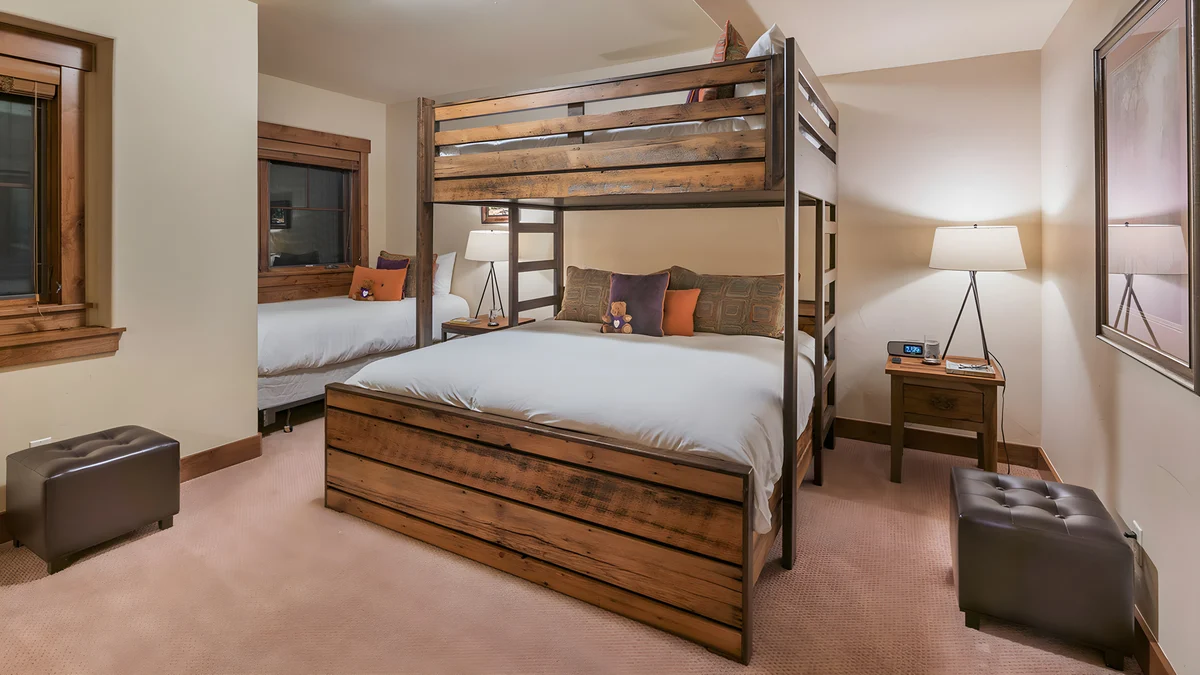 Bedroom 3 image 1