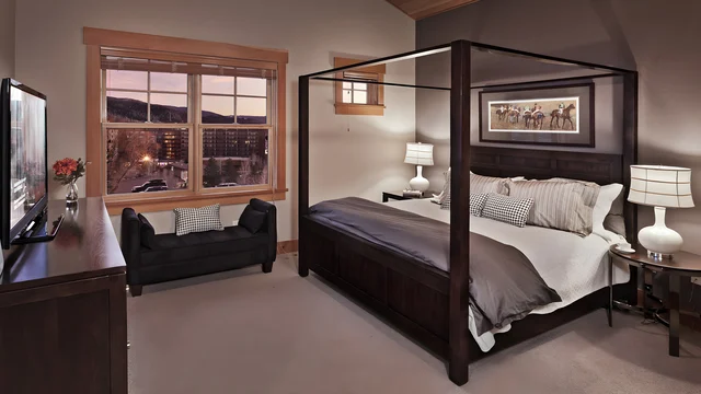 Bedroom 1 image 1