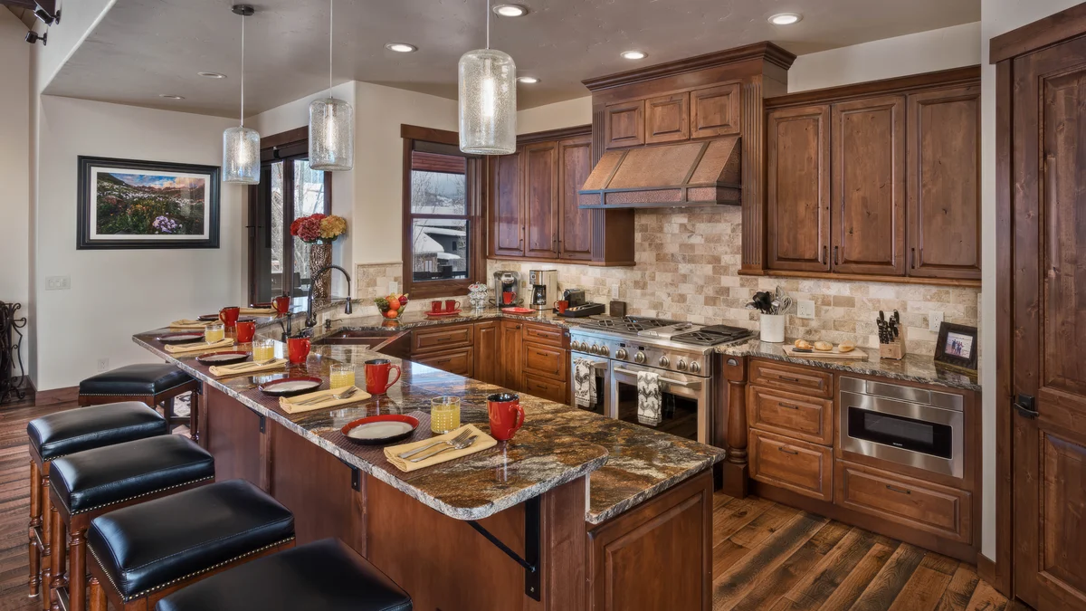 Wander Steamboat Mountain Lodge