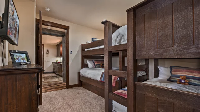 Bunk Bedroom image 1