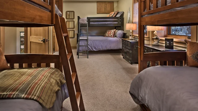 Bedroom 5 image 1