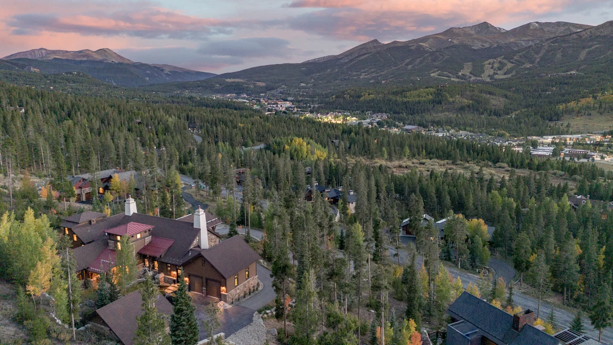 Switchback Lodge #38