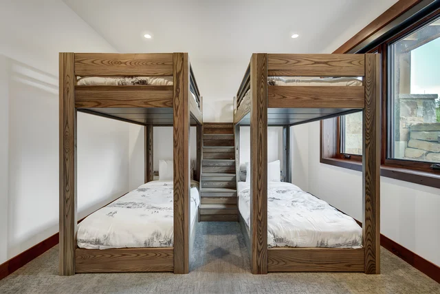Bedroom 1 image 1