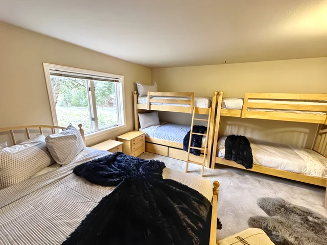 Bedroom 1 image 1
