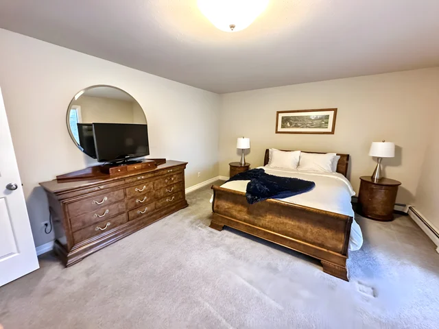 Bedroom 2 image 1