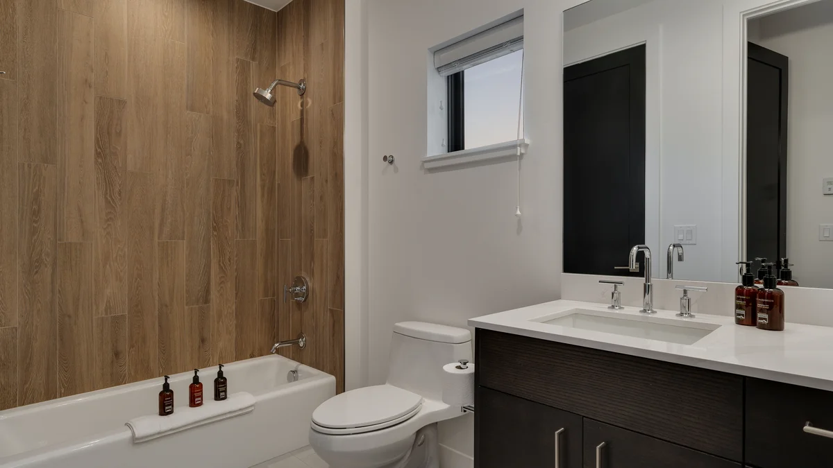 Bathroom image 1