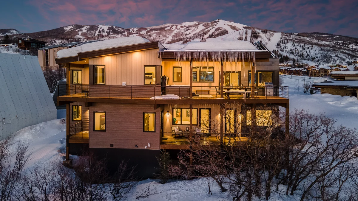 Wander Steamboat Monarch