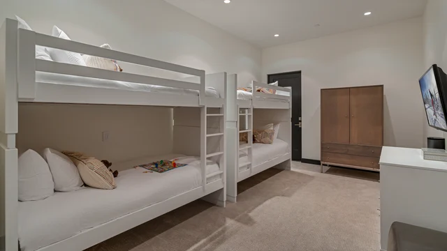 Bunk Bedroom image 1
