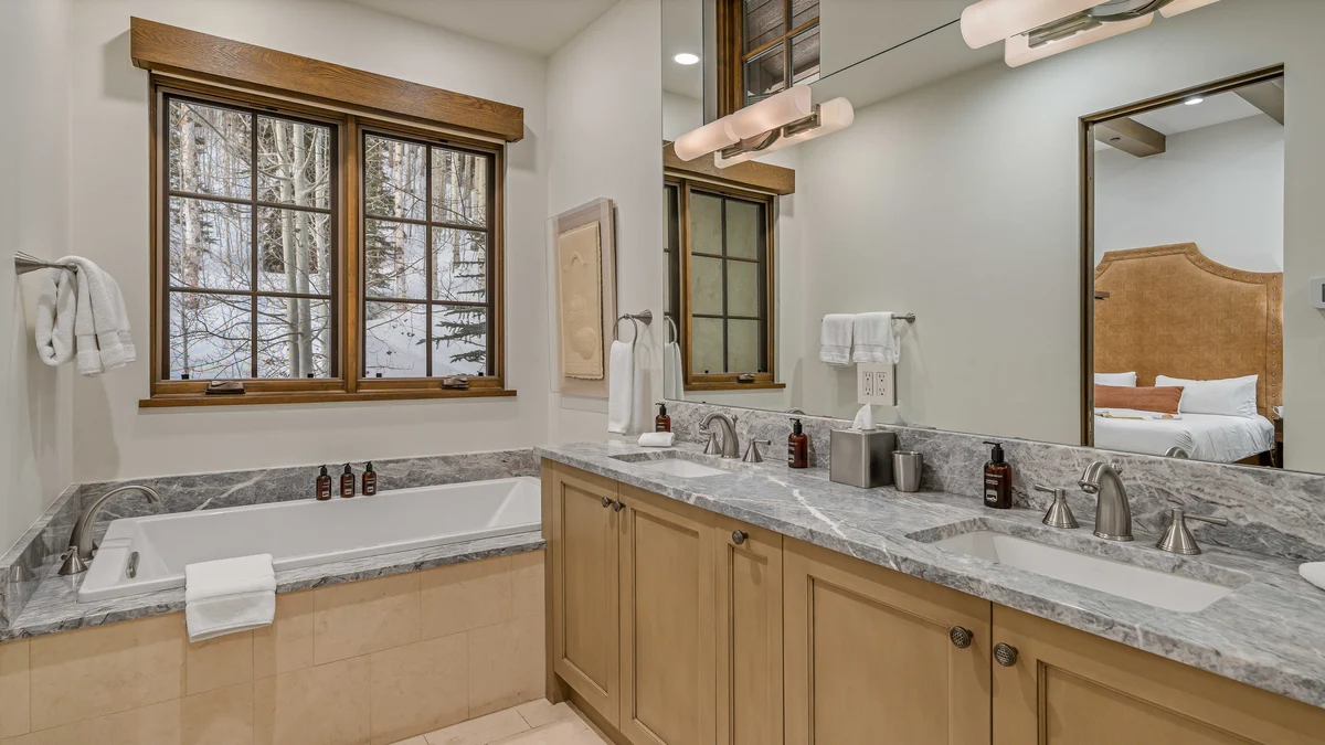 Ensuite Bathroom 5 image 1