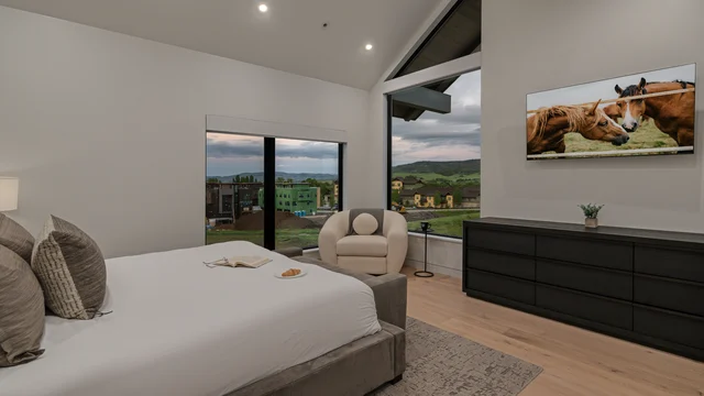 Bedroom 1 image 1