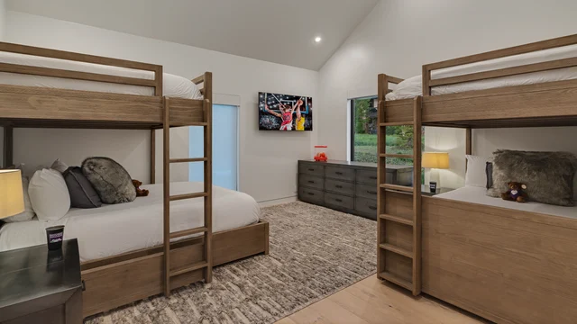 Bedroom 4 image 1