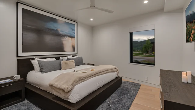 Bedroom 5 image 1