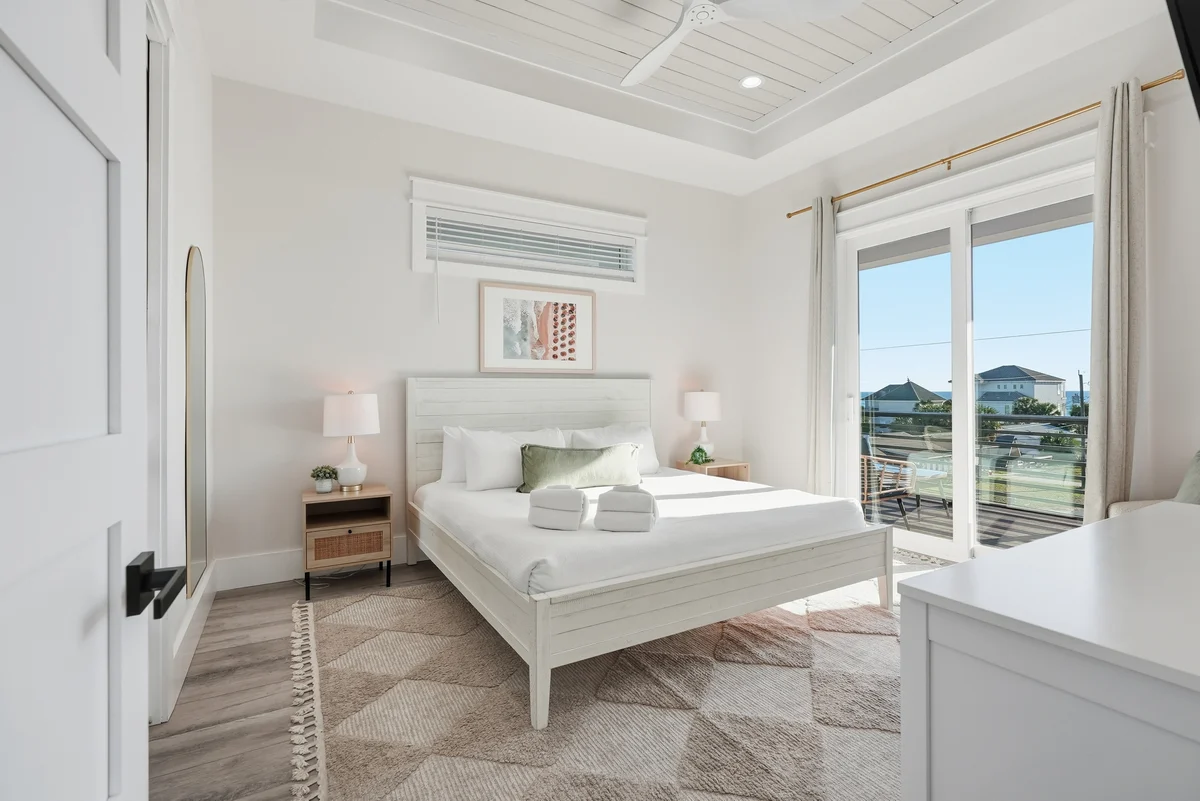 Wander Panama Shores