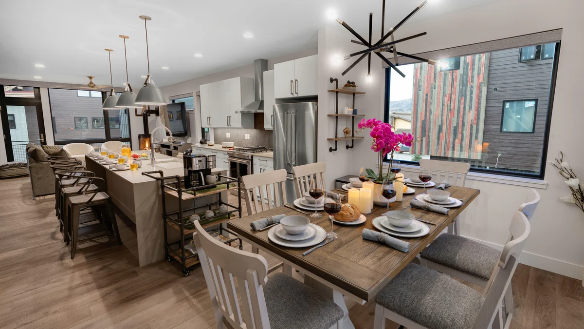 Wander Steamboat Capitol House