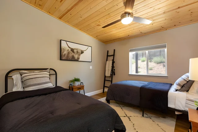 Bedroom 3 image 1