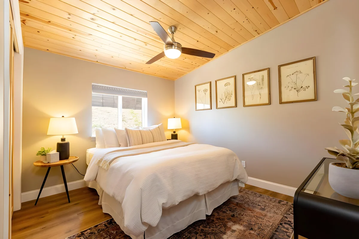 Bedroom 1 image 1