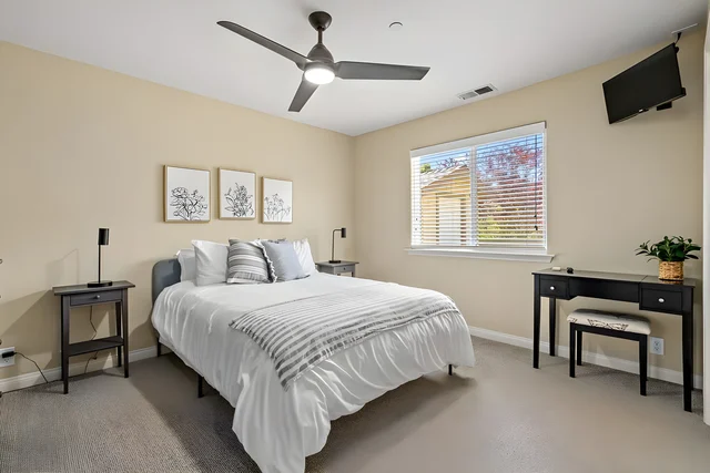 Bedroom 3 image 1