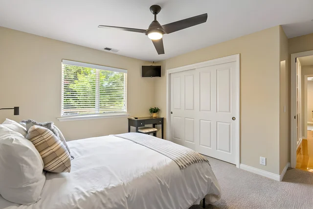 Bedroom 1 image 1