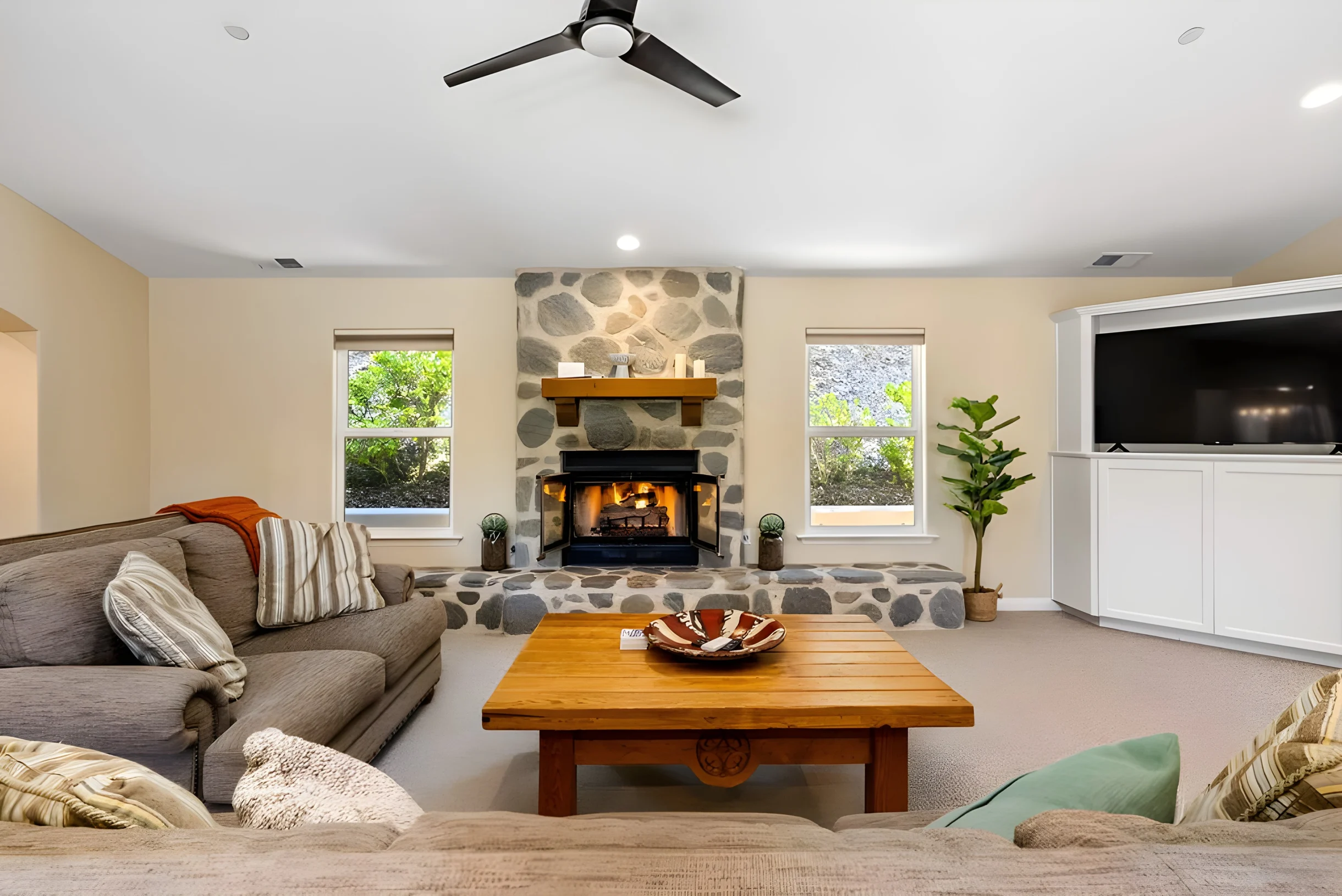 Frontier Oaks: Spacious Templeton Retreat property photo 2