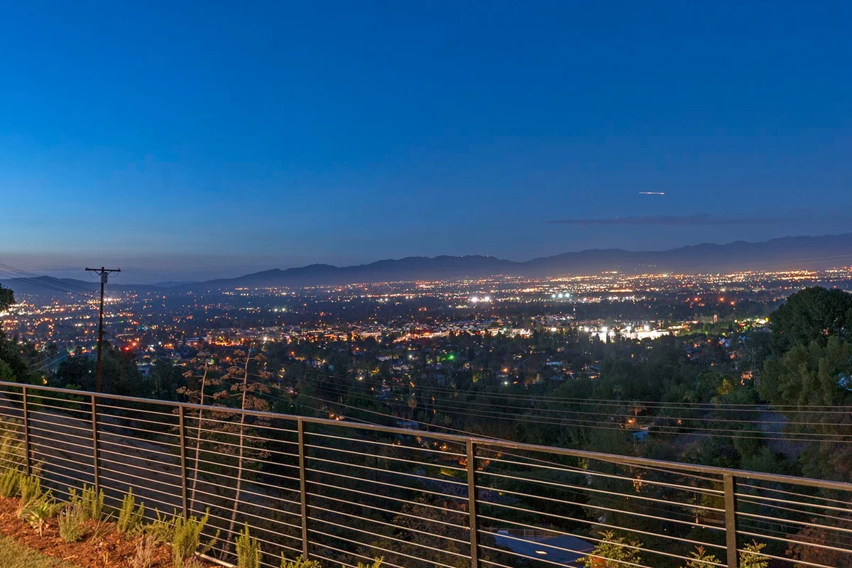 Wander Tarzana Skyline #39