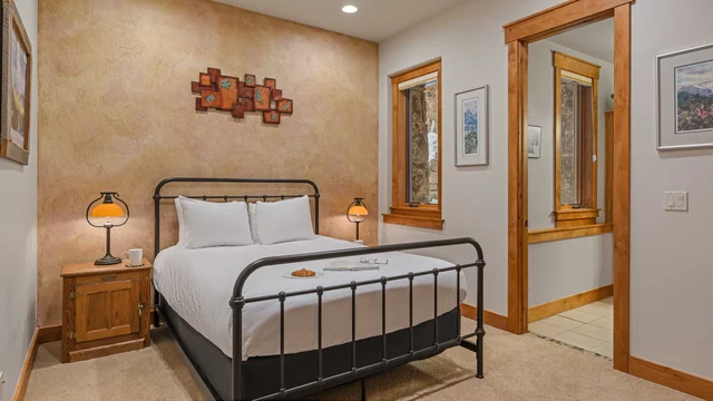 Bedroom 3 image 1