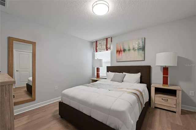 Bedroom 5 image 1