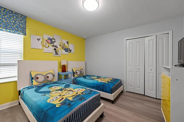 Bedroom 8 image 1