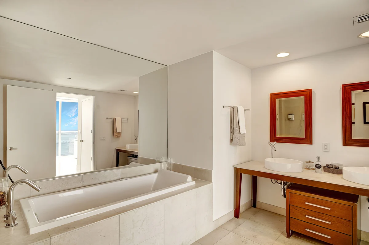 Wander Brickell Bay #14