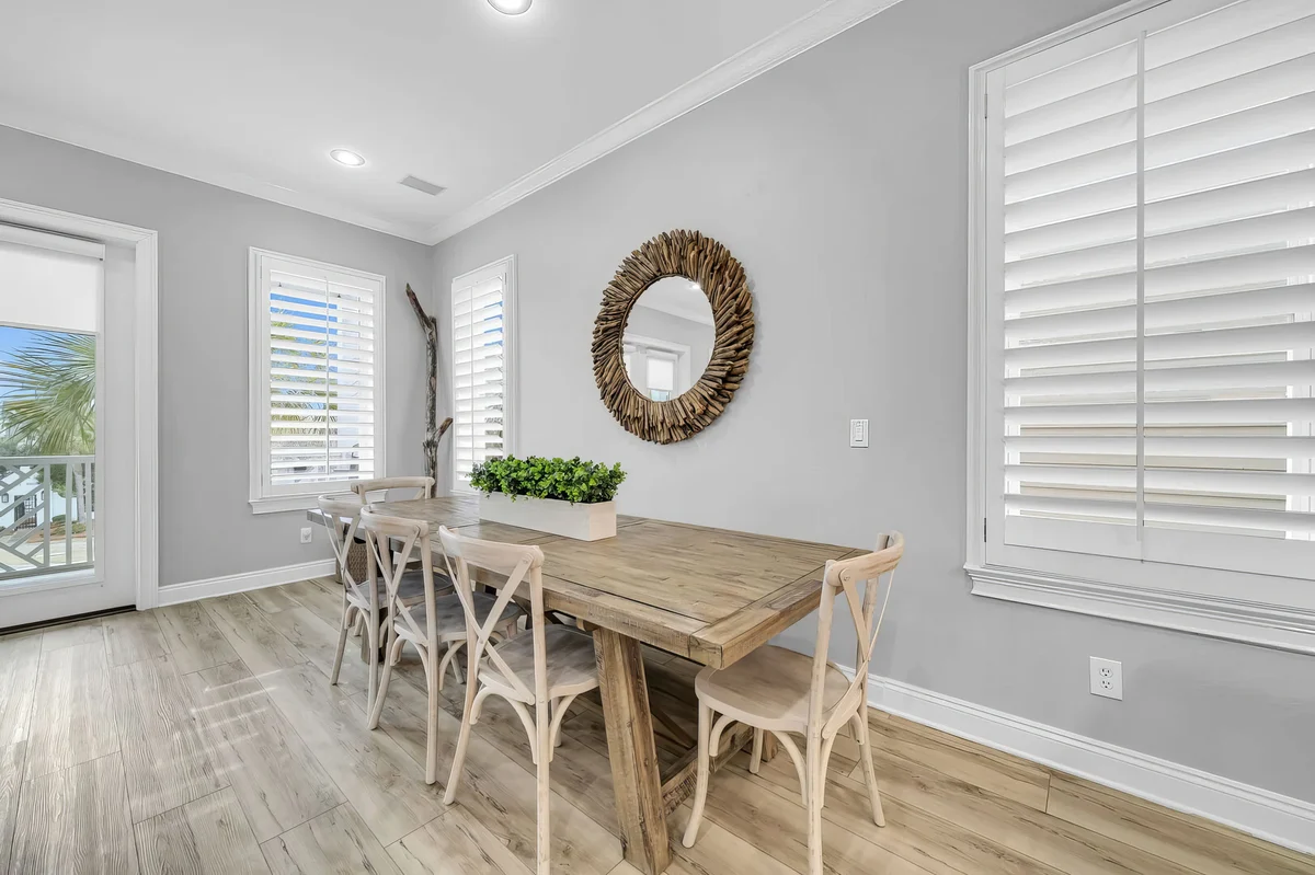 Wander Seacrest Glow