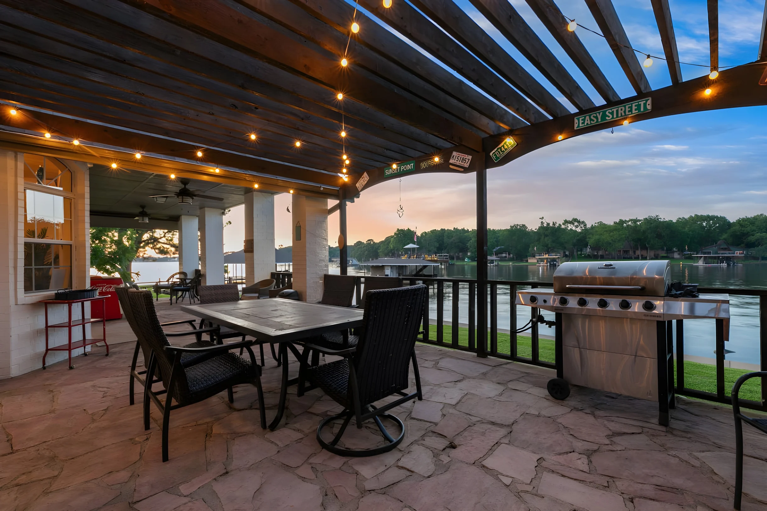 Home in Mabank property photo 4