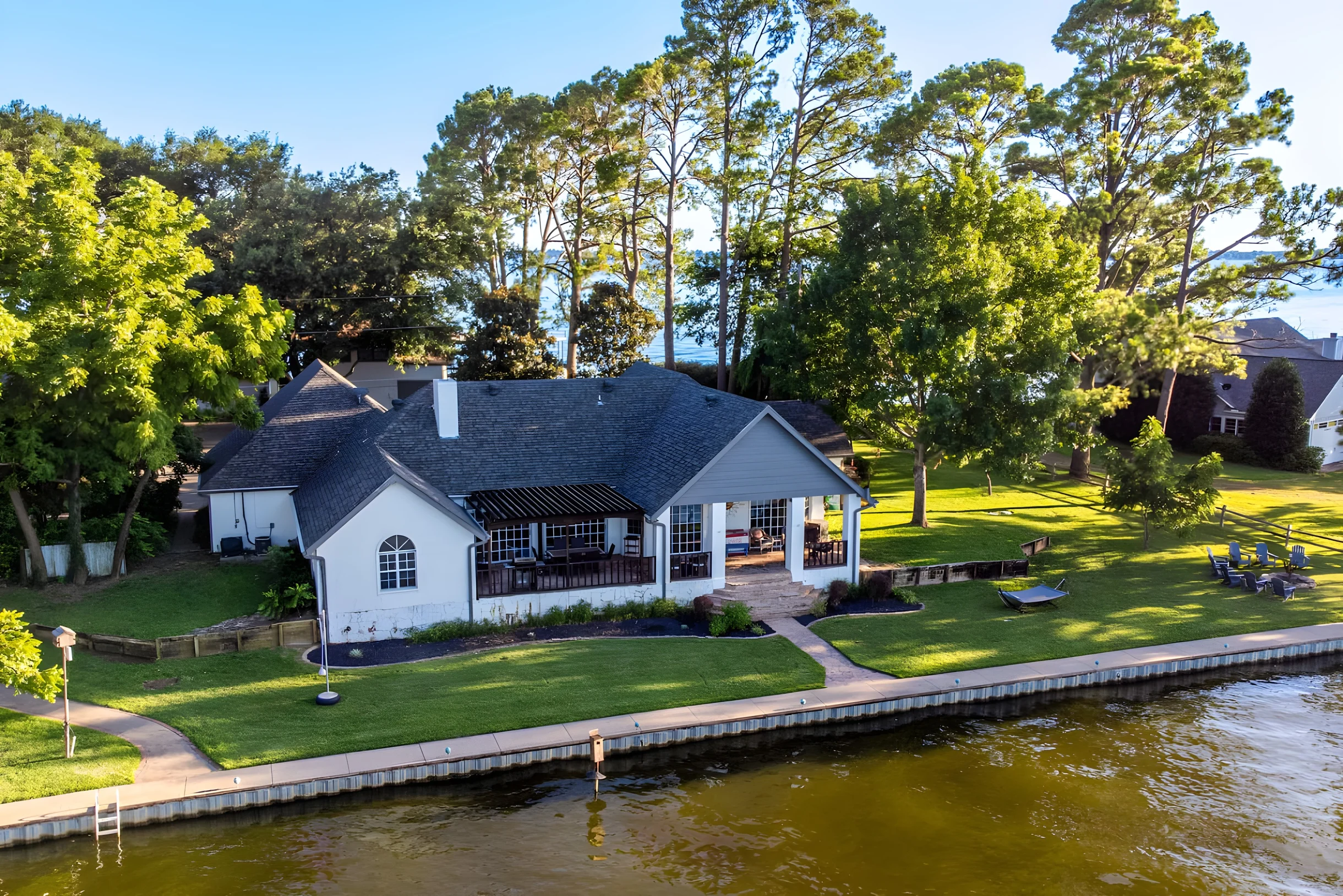 Home in Mabank property photo 1