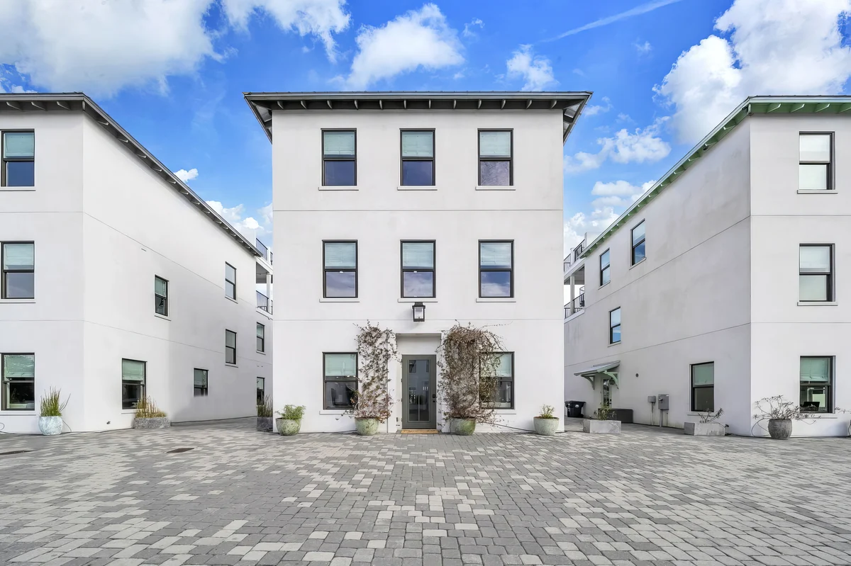 Wander Inlet Beach Grove