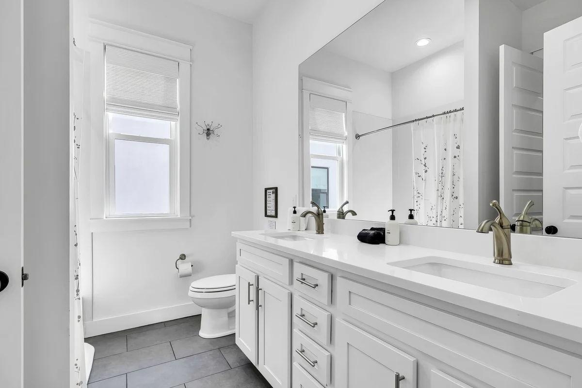 Wander Inlet Beach Grove