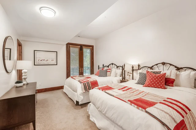 Bedroom 3 image 1
