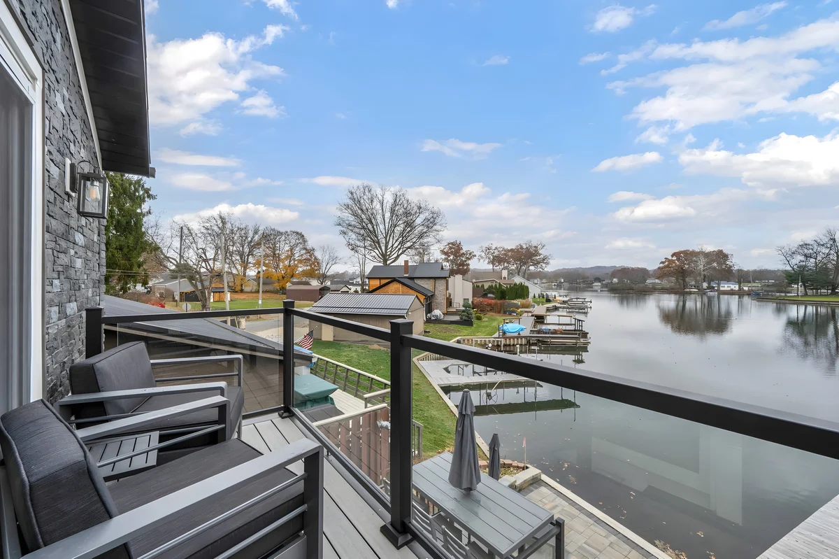 Portage Lakes Shores property photo 4