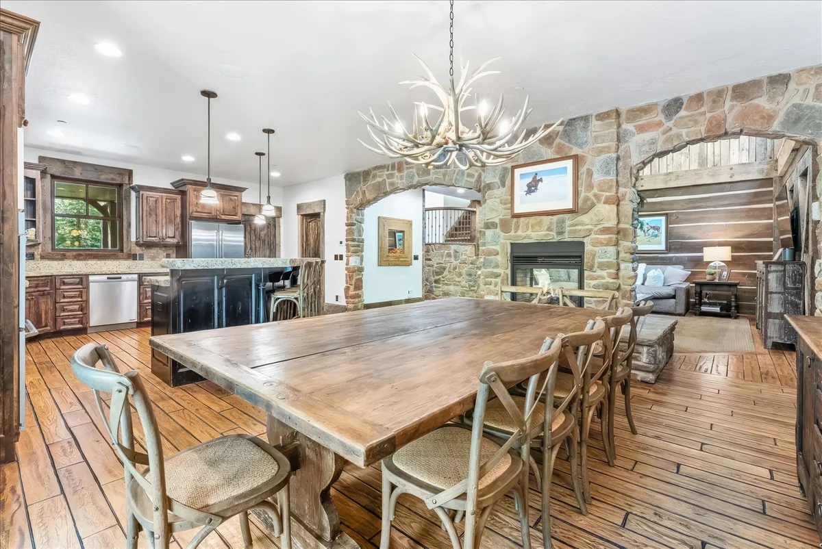 Wander Sundance Mountain