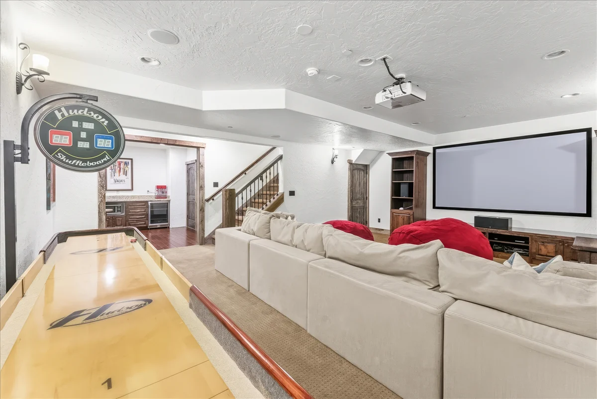 Wander Sundance Mountain