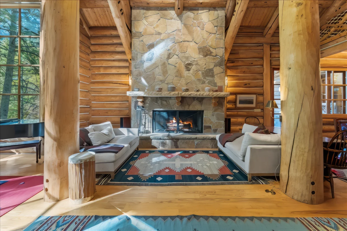Treehouse Lodge #30