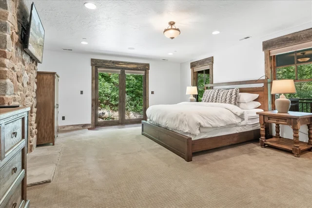 Bedroom 1 image 1